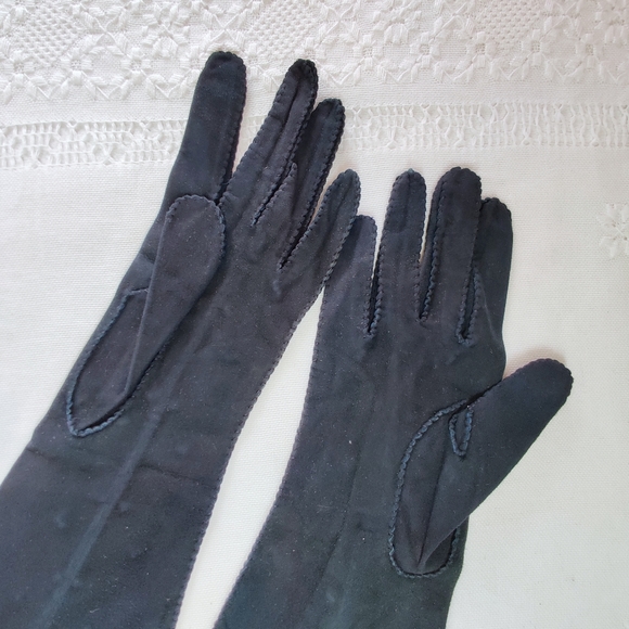 Designer Black Gloves Suede Leather, Detailed Design Stitch New Condition Vintag - Picture 4 of 10